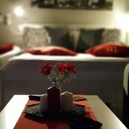 'romeo & Juliet' Cozy With Breathtaking View